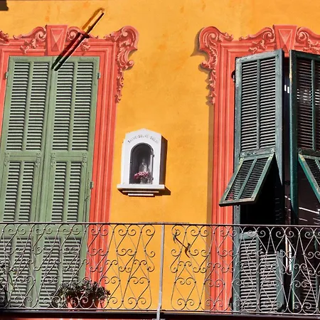 Entspannte An Der Ligurischen Küste Loano