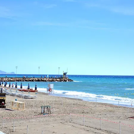 Apartman Il Niro Terrazza - Luxury Apartment With Large Terrace & Pool *
